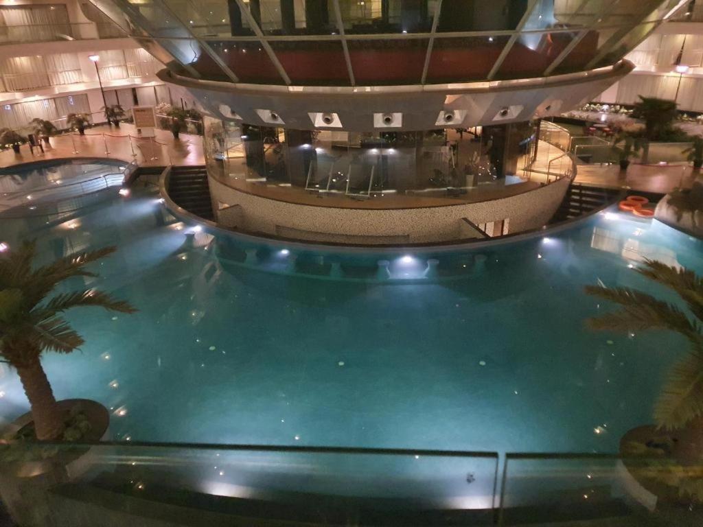 Homestays At Rajhans Belliza Near Airport Surat Exterior foto